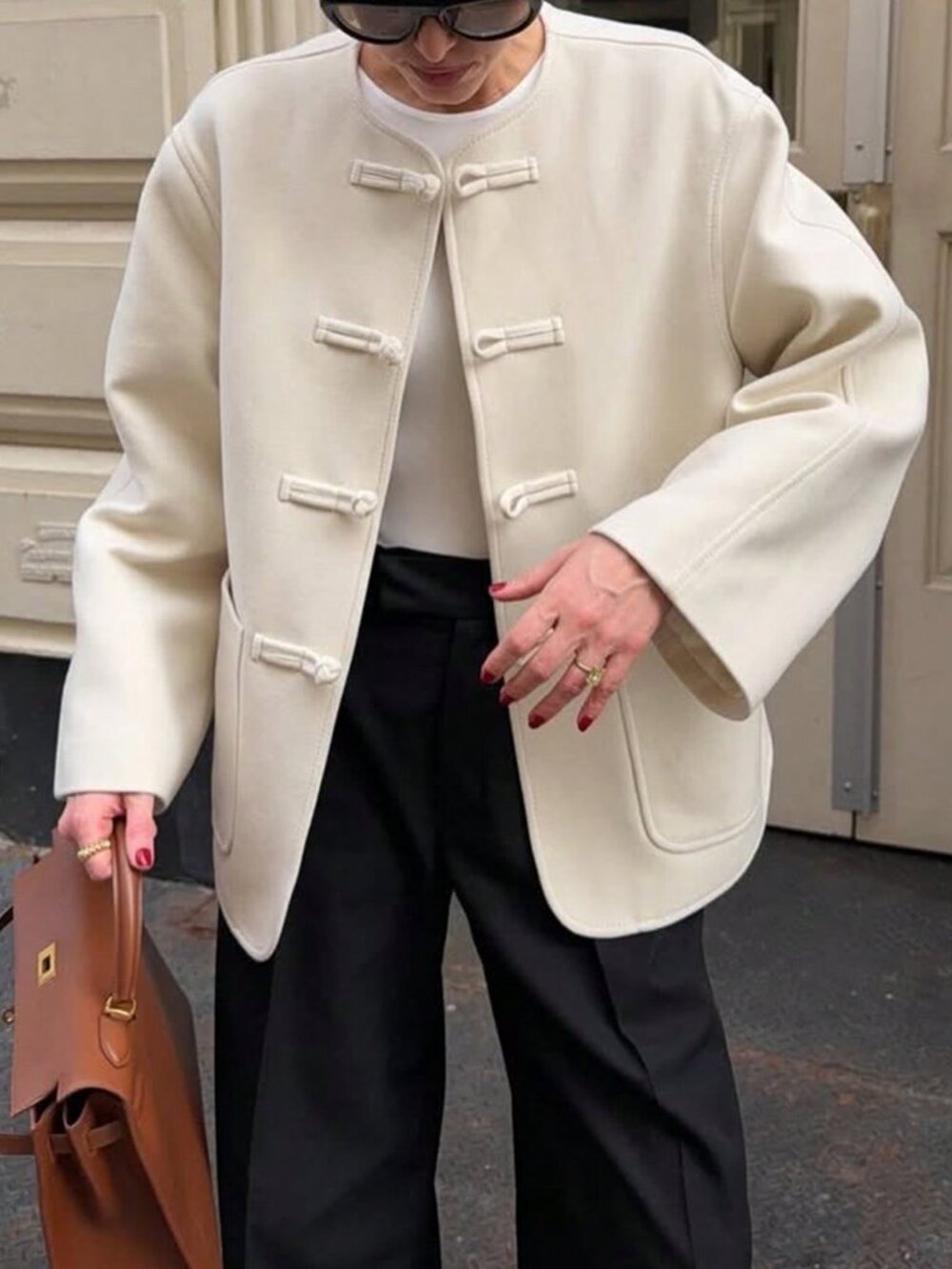 White Casual Women's Minimalist Frog Button Jacket